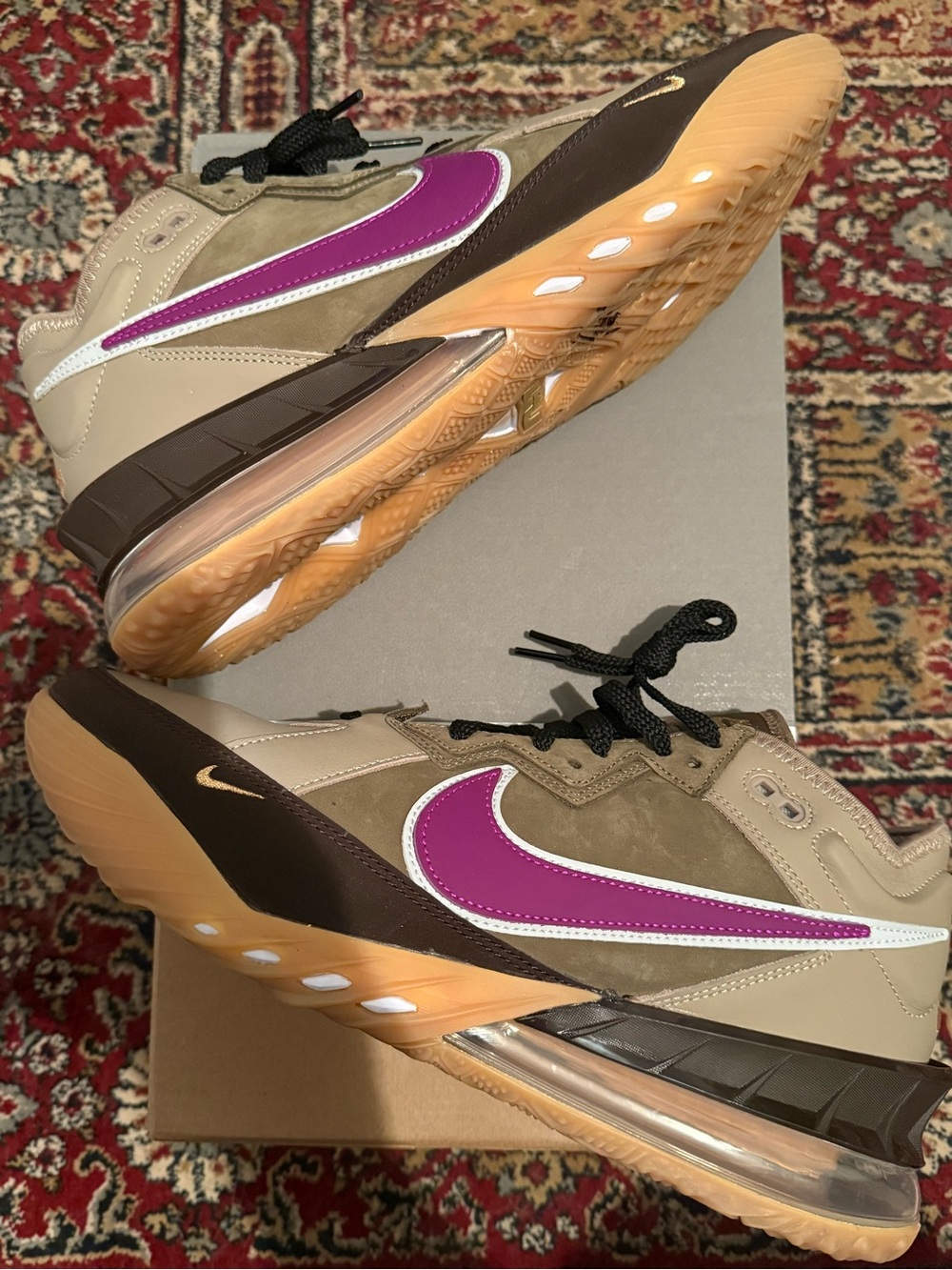 Nike LeBron 18 Low Atmos Viotech - Low-Top Sneakers with Gum Outsole
